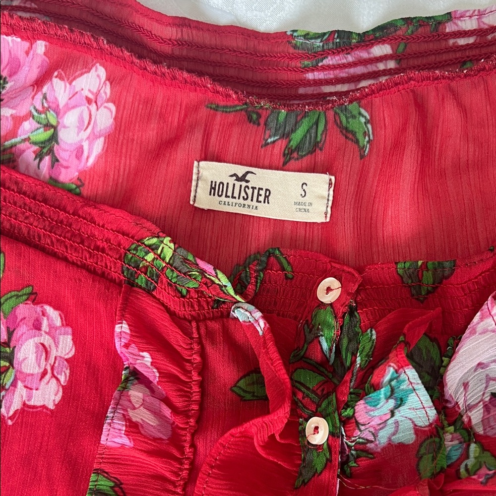 Hollister Red Floral Ruffle Blouse - Picture 2 of 4